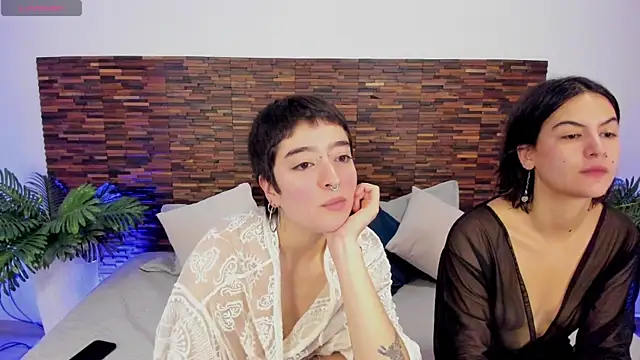 Snapshot of freyaa__1 chatting on 06.16.26 freyaa 1 online show from 06.16.26