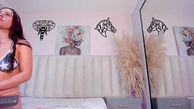 Anniee collins  online show from 04.15.26