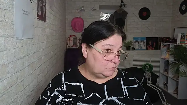 Juno Joyful online show from 04.20.26