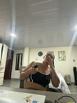 Snapshot of valery_fitt chatting on 05.19.26 valery fitt online show from 05.19.26