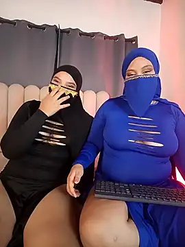 Snapshot of aziza_dalila02 chatting on 04.09.26 aziza dalila02 online show from 04.09.26