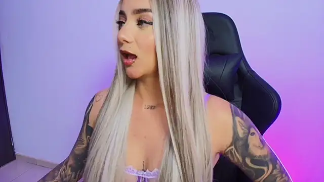 Megan jacksonn  online show from 04.21.26