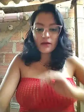 Snapshot of sienna_elara chatting on 07.08.26 sienna elara online show from 07.08.26