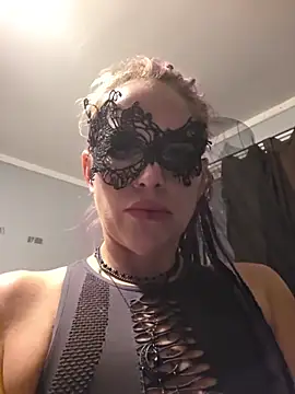 Snapshot of MistressSolena chatting on 06.19.26 MistressSolena online show from 06.19.26