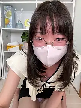 Snapshot of Kannanoko_ chatting on 04.13.26 Kannanoko online show from 04.13.26