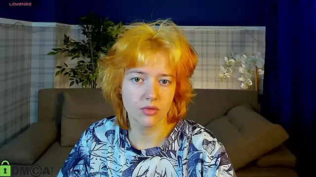 Star Bee online show from 04.12.26