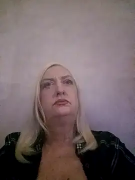 Snapshot of Julia20X chatting on 04.08.26 Julia20X online show from 04.08.26