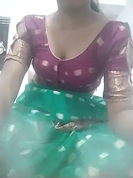 Snapshot of Shaniya03 chatting on 05.19.26 Shaniya03 online show from 05.19.26