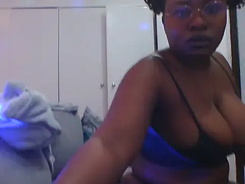 Snapshot of TwerkingTemptress chatting on 04.24.26 TwerkingTemptress online show from 04.24.26
