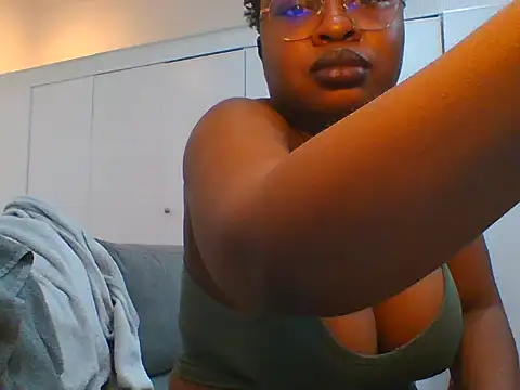 Snapshot of TwerkingTemptress chatting on 05.06.26 TwerkingTemptress online show from 05.06.26