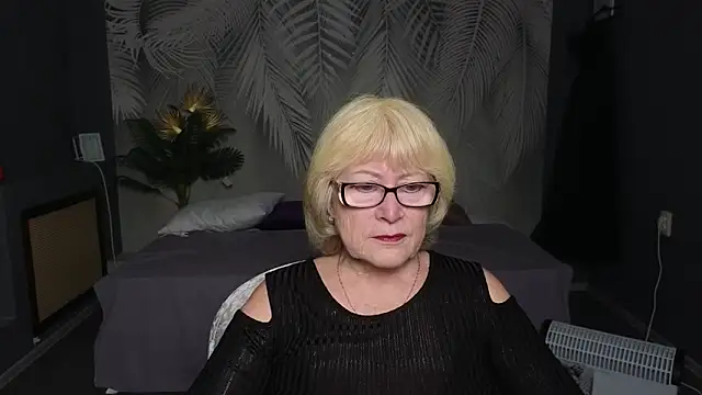 Zuri Zodiac online show from 04.16.26