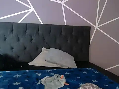 Snapshot of Violett1126 chatting on 04.13.26 Violett1126 online show from 04.13.26