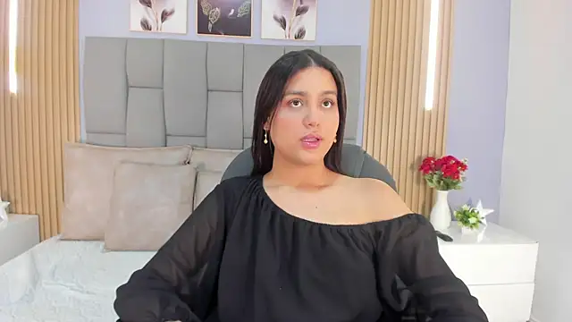 Snapshot of _ValeryCooper chatting on 05.18.26 ValeryCooper online show from 05.18.26