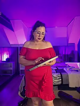 Snapshot of Jenifer_cruz chatting on 04.11.26 Jenifer cruz online show from 04.11.26