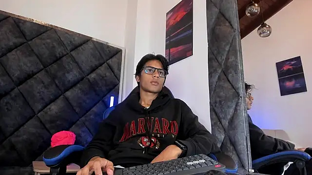 Snapshot of LiamKron chatting on 06.11.26 LiamKron online show from 06.11.26