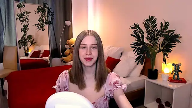 Snapshot of cheeky_chick chatting on 05.31.26 cheeky chick online show from 05.31.26