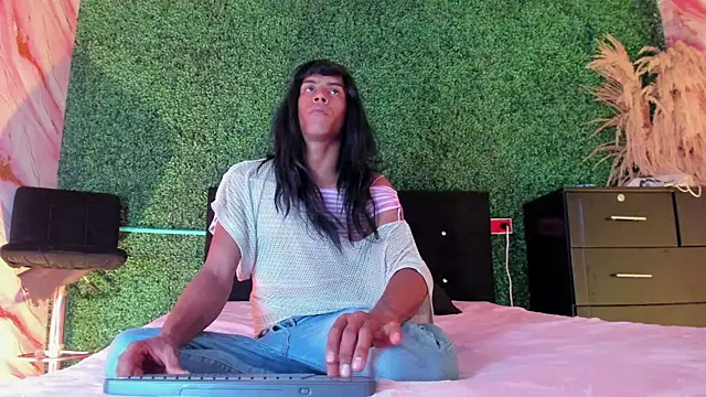 Lexyy lux online show from 04.14.26