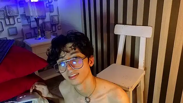 Snapshot of Twink_Sebas7 chatting on 04.15.26 Twink Sebas7 online show from 04.15.26