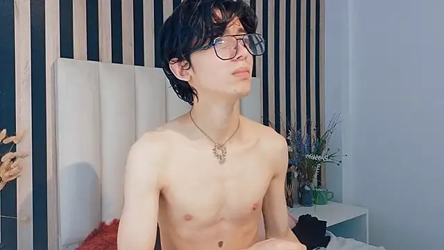Snapshot of Twink_Sebas7 chatting on 05.10.26 Twink Sebas7 online show from 05.10.26