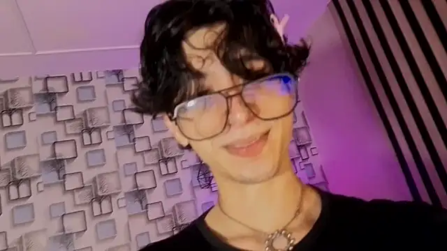 Snapshot of Twink_Sebas7 chatting on 05.13.26 Twink Sebas7 online show from 05.13.26