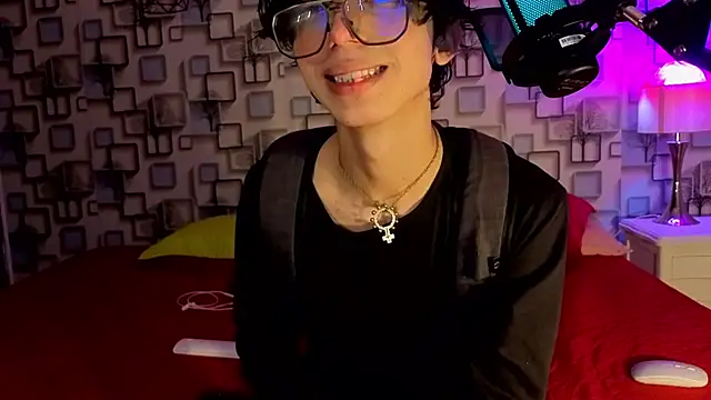 Snapshot of Twink_Sebas7 chatting on 05.15.26 Twink Sebas7 online show from 05.15.26