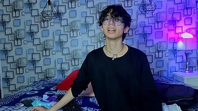 Snapshot of Twink_Sebas7 chatting on 05.19.26 Twink Sebas7 online show from 05.19.26