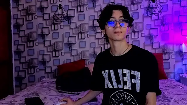 Snapshot of Twink_Sebas7 chatting on 05.24.26 Twink Sebas7 online show from 05.24.26