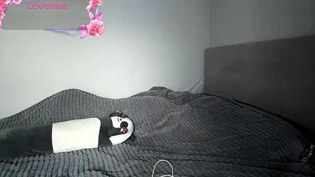 Thyeiysyla online show from 04.11.26