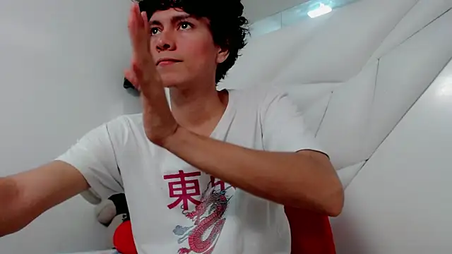 Snapshot of Shirowitheb chatting on 04.11.26 Shirowitheb online show from 04.11.26