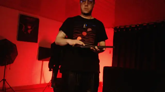 Snapshot of markswitch__ chatting on 04.09.26 markswitch online show from 04.09.26