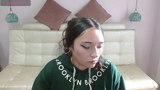 Marianne Cam online show from 04.17.26