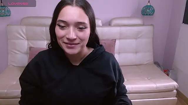 Snapshot of Marianne_Cam chatting on 06.09.26 Marianne Cam online show from 06.09.26