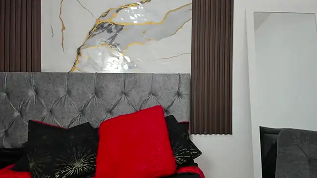 Snapshot of emma_harris01 chatting on 04.11.26 emma harris01 online show from 04.11.26