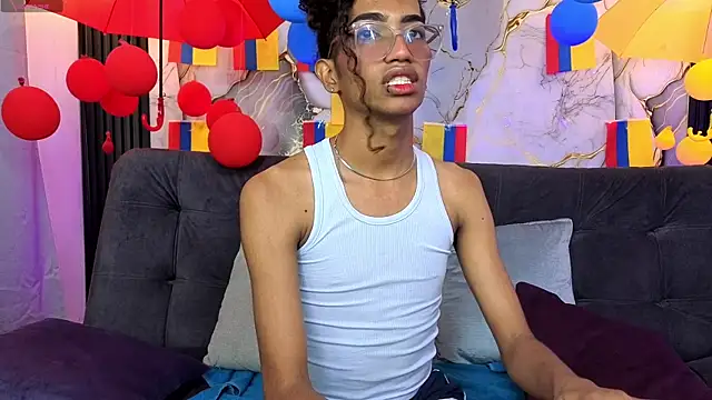 Snapshot of triiangel_latinboy chatting on 07.09.26 triiangel latinboy online show from 07.09.26