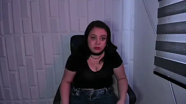 Snapshot of RoxaneBrown chatting on 06.17.26 RoxaneBrown online show from 06.17.26