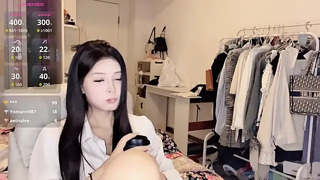 Snapshot of secret-anan chatting on 05.16.26 secret-anan online show from 05.16.26