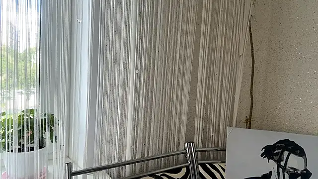 Snapshot of JoliPlatinums chatting on 06.25.26 JoliPlatinums online show from 06.25.26