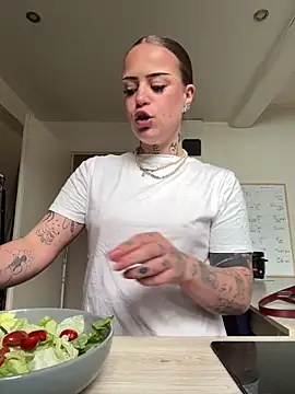 liloutatoou online show from 04.15.26