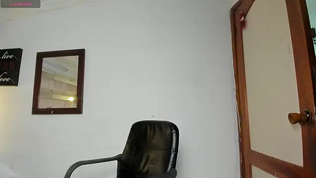 SarahQ65 online show from 04.14.26