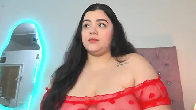 Snapshot of laurenlaine chatting on 05.29.26 laurenlaine online show from 05.29.26