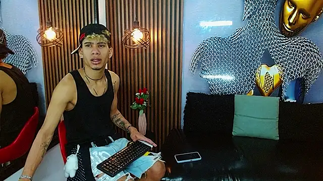 Snapshot of Skinny_cute_Alyer chatting on 07.11.26 Skinny cute Alyer online show from 07.11.26