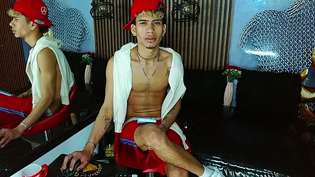 Snapshot of Skinny_cute_Alyer chatting on 07.14.26 Skinny cute Alyer online show from 07.14.26