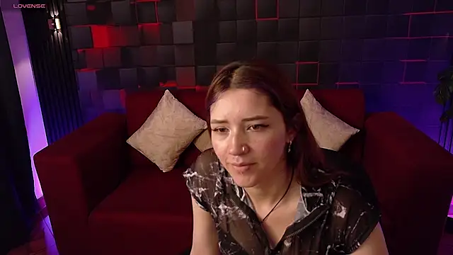 Snapshot of Emily_Cherry_ chatting on 05.04.26 Emily Cherry online show from 05.04.26