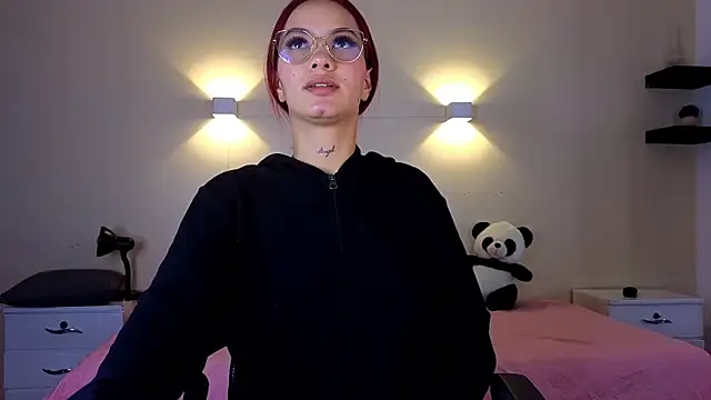 Snapshot of _MaryAnn chatting on 04.25.26 MaryAnn online show from 04.25.26