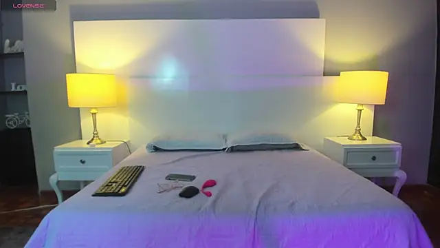 Aliss Taylor1 online show from 04.14.26