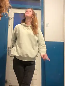 SweetNatalie699 online show from 04.12.26