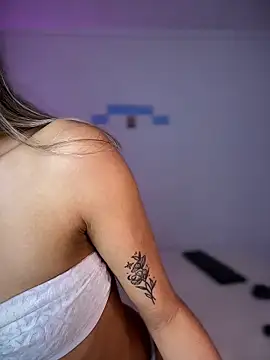 SweetTroubleeX online show from 04.16.26