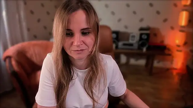 MiaSparkes online show from 04.24.26
