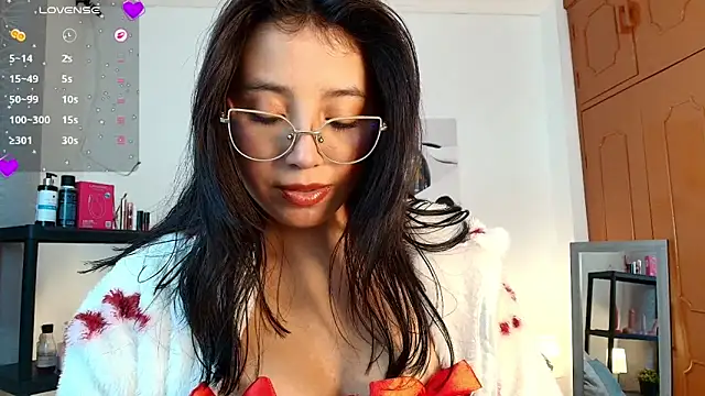 Snapshot of Luna_Ferrer10 chatting on 06.08.26 Luna Ferrer10 online show from 06.08.26