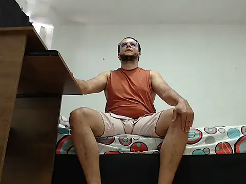 Snapshot of Masterboy00 chatting on 04.11.26 Masterboy00 online show from 04.11.26